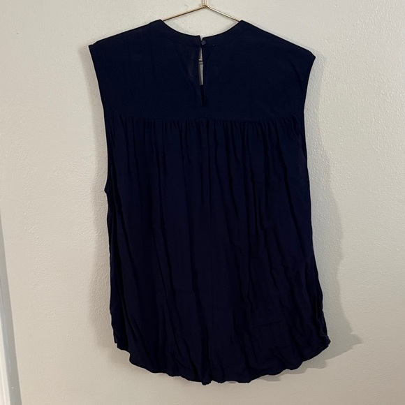 Old Navy Navy Blue Sleeveless Blouse - Picture 4 of 5